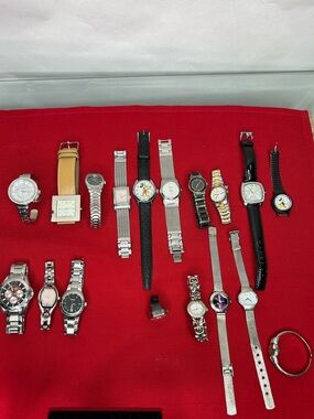 Assorted Womens Wristwatch Lot Silver Black Gold Tan Watch Bulova Seiko Android
